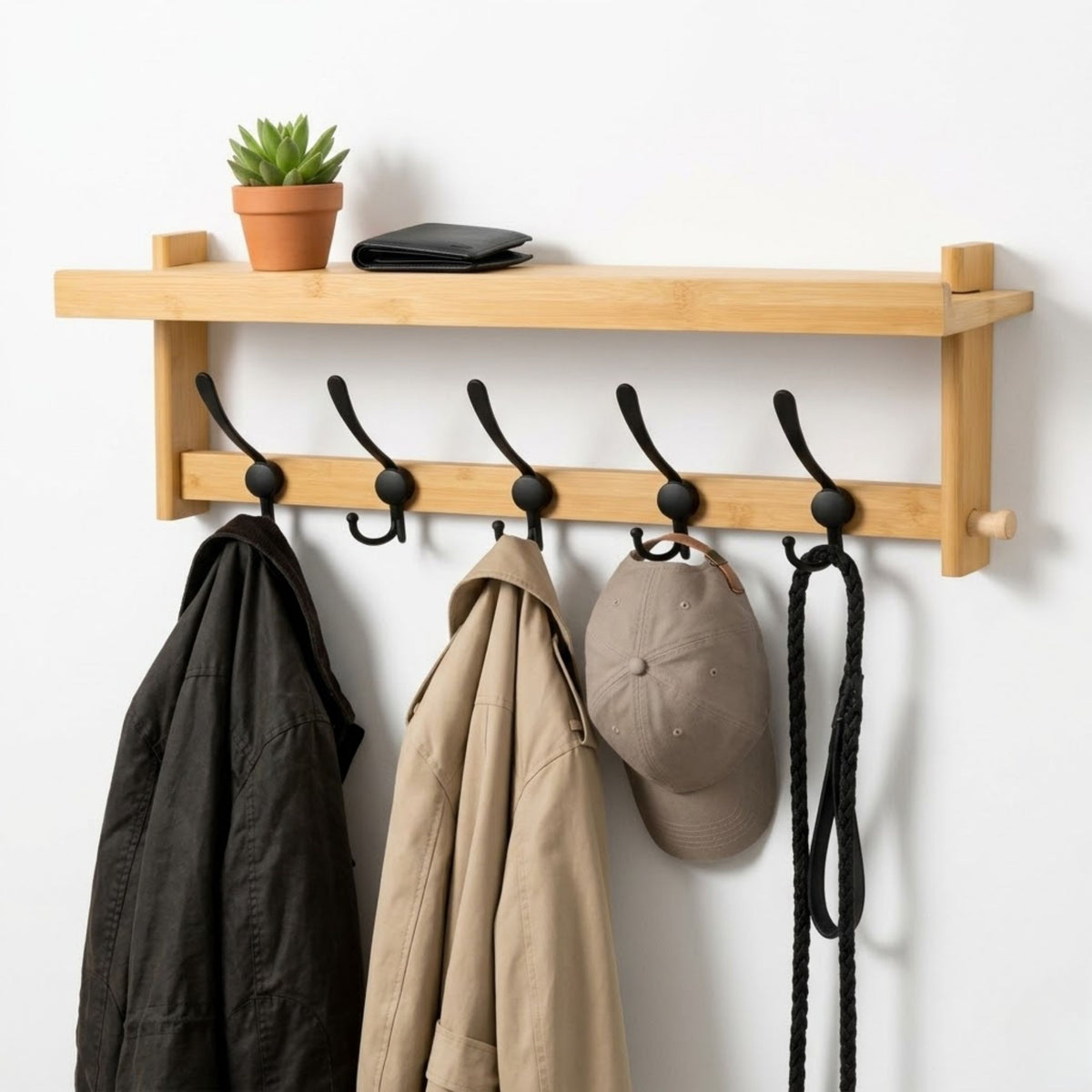 Wandgarderobe mit Hutablage aus massivem Bambus, mit 5 schwarzen Metallhaken und 15 Aufhängepunkten